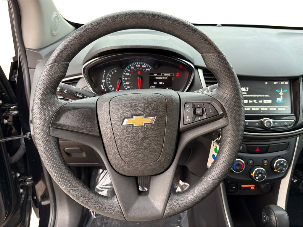 Used 2017 Chevrolet Trax LS image 17