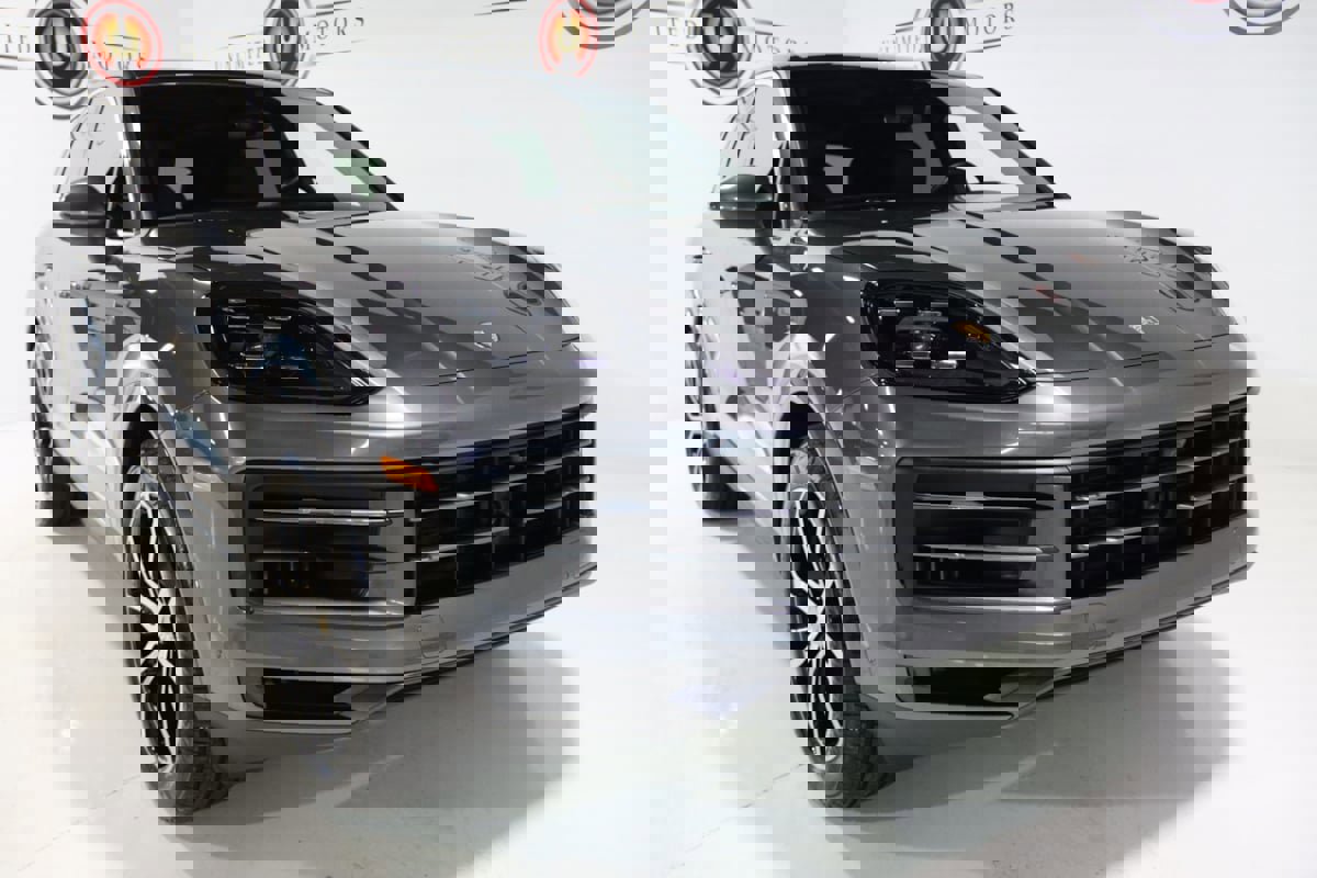 Used 2024 Porsche Cayenne image 29