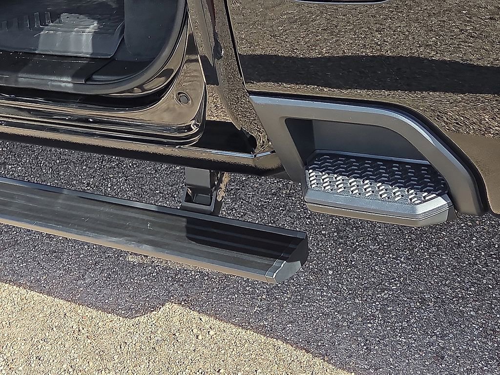 Used 2025 GMC Sierra 2500 AT4 w/ AT4 Premium Plus Package image 19