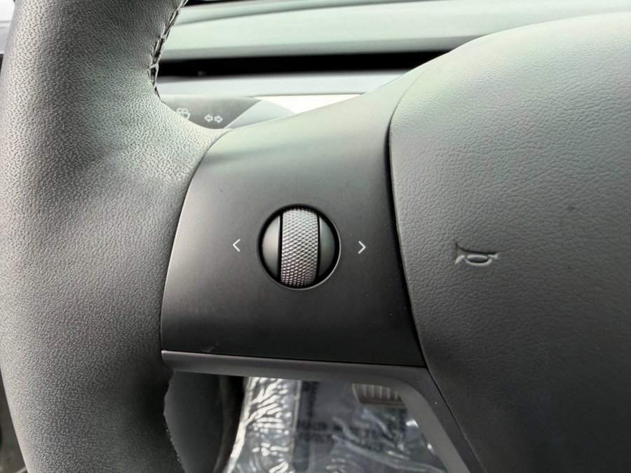 Used 2024 Tesla Model Y Long Range image 12