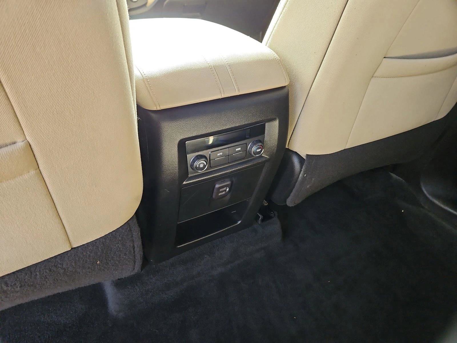 Used 2023 Chevrolet Traverse LS FWD image 17