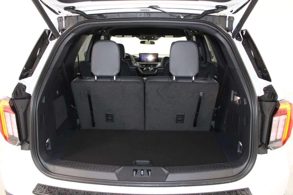 New 2026 Ford Explorer ST-Line AWD/4WD image 16