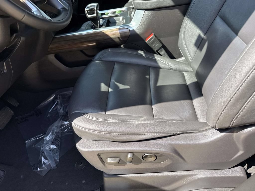 Used 2024 Chevrolet Silverado 1500 LT Trail Boss w/ LT Trail Boss Premium Package AWD/4WD image 29
