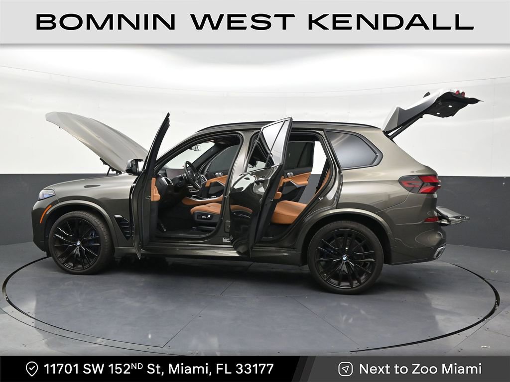 Used 2025 BMW X5 M60i image 30