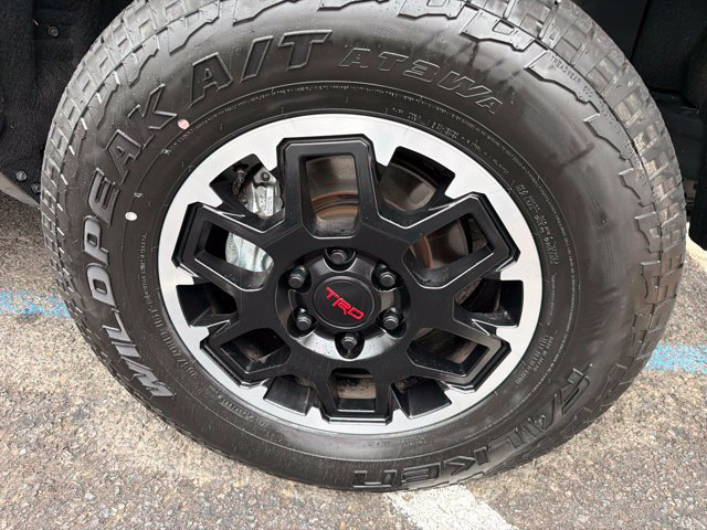 Certified 2025 Toyota Tacoma TRD Off-Road w/ TRD Off Road Upgrade Package AWD/4WD image 2