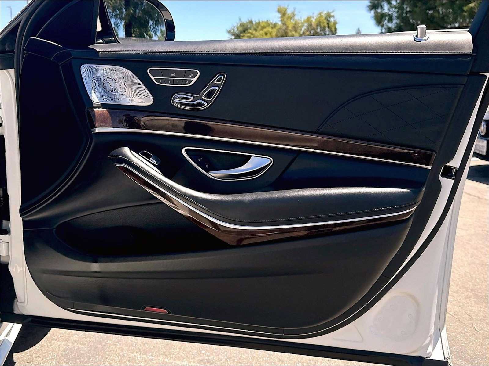 Used 2018 Mercedes-Benz S 560 Sedan image 26
