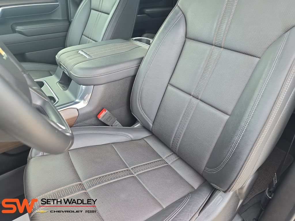 Used 2024 Chevrolet Silverado 2500 High Country w/ High Country Premium Package AWD/4WD image 15
