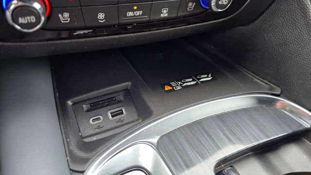 Used 2024 Buick Enclave Premium image 22