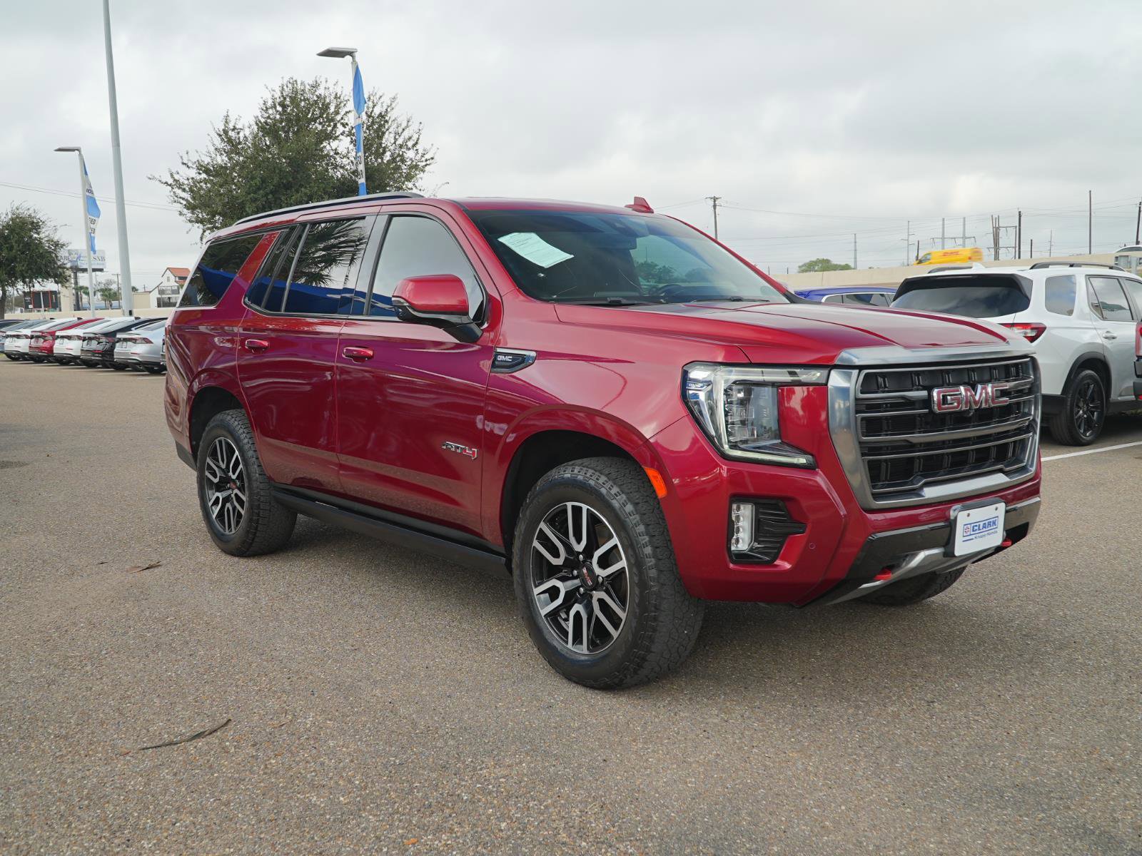 Used 2021 GMC Yukon AT4 w/ AT4 Premium Plus Package image 3