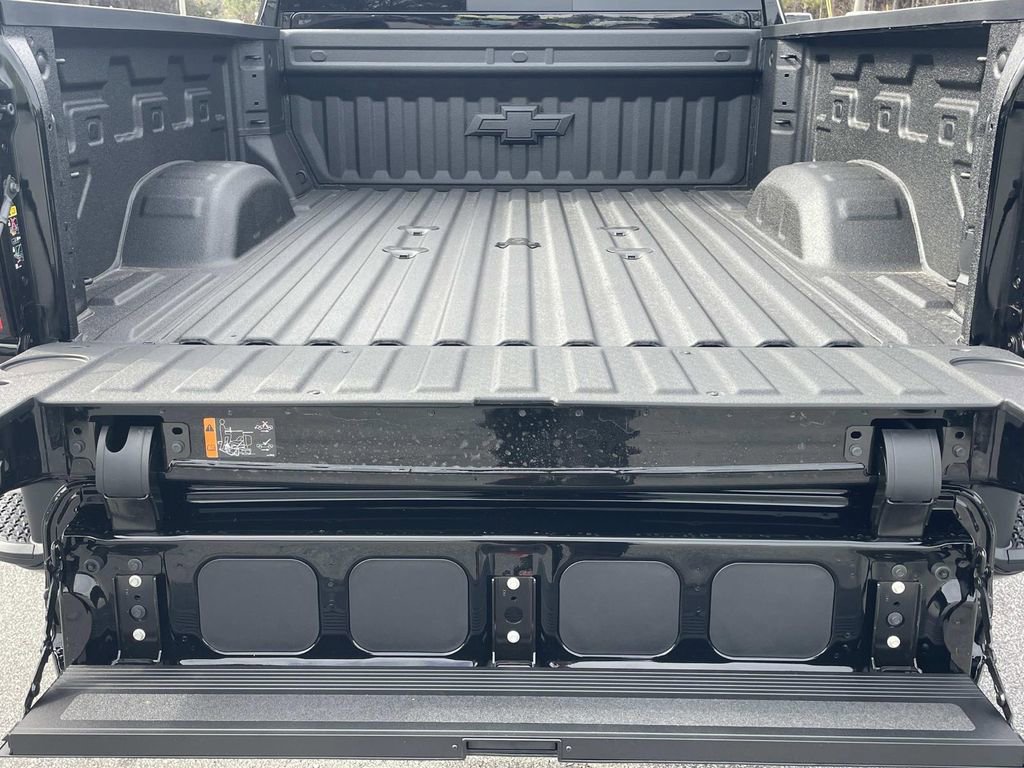 New 2026 Chevrolet Silverado 2500 ZR2 image 11