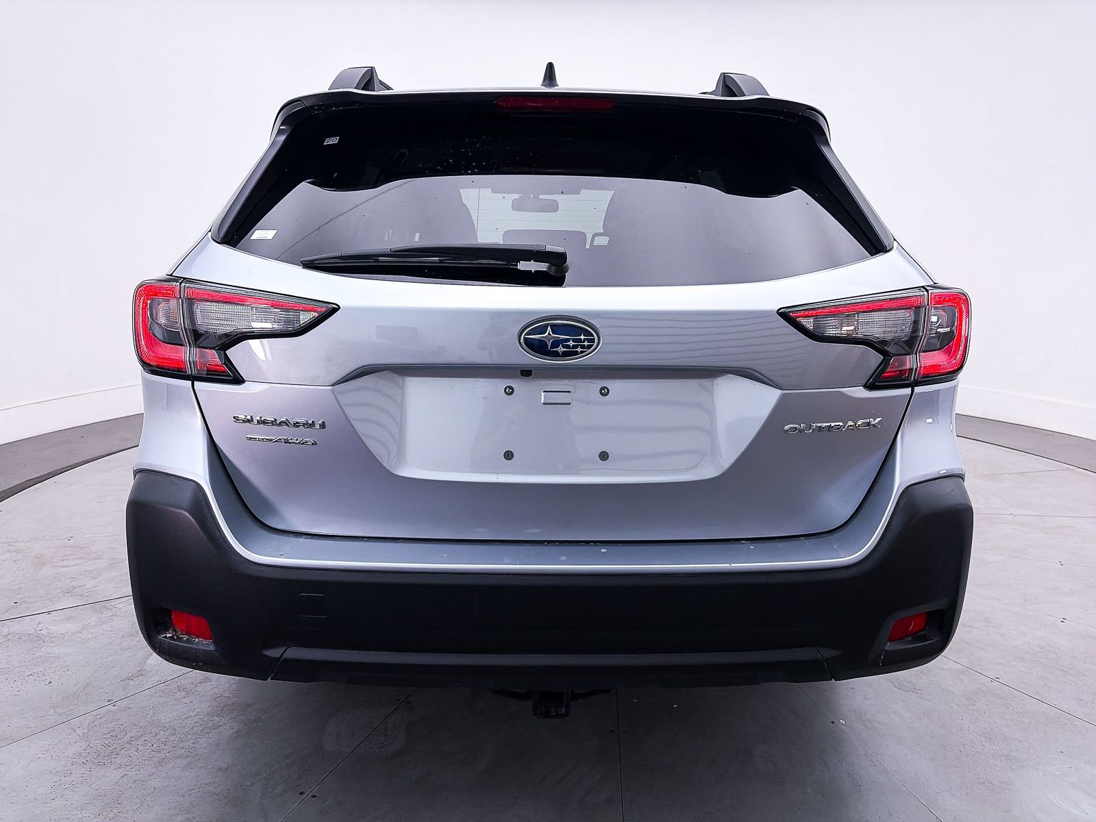 Used 2025 Subaru Outback Premium AWD/4WD image 13