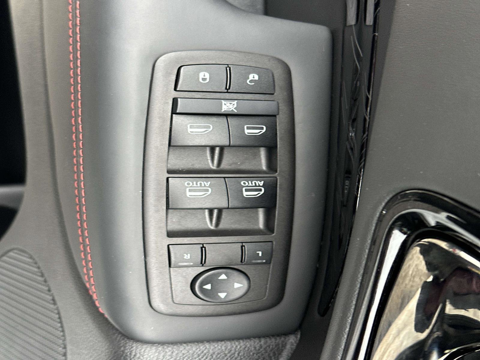 Certified 2025 Dodge Durango GT image 21