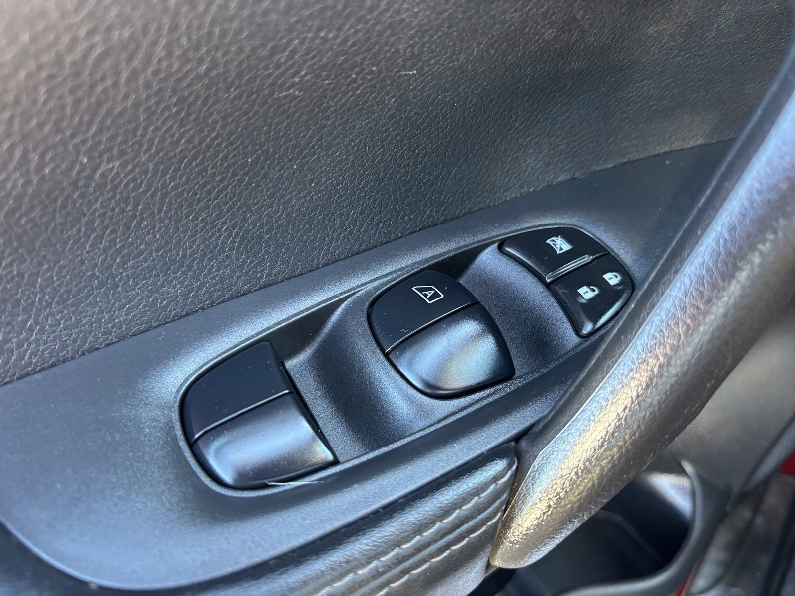 Used 2019 Nissan Rogue Sport SV image 17