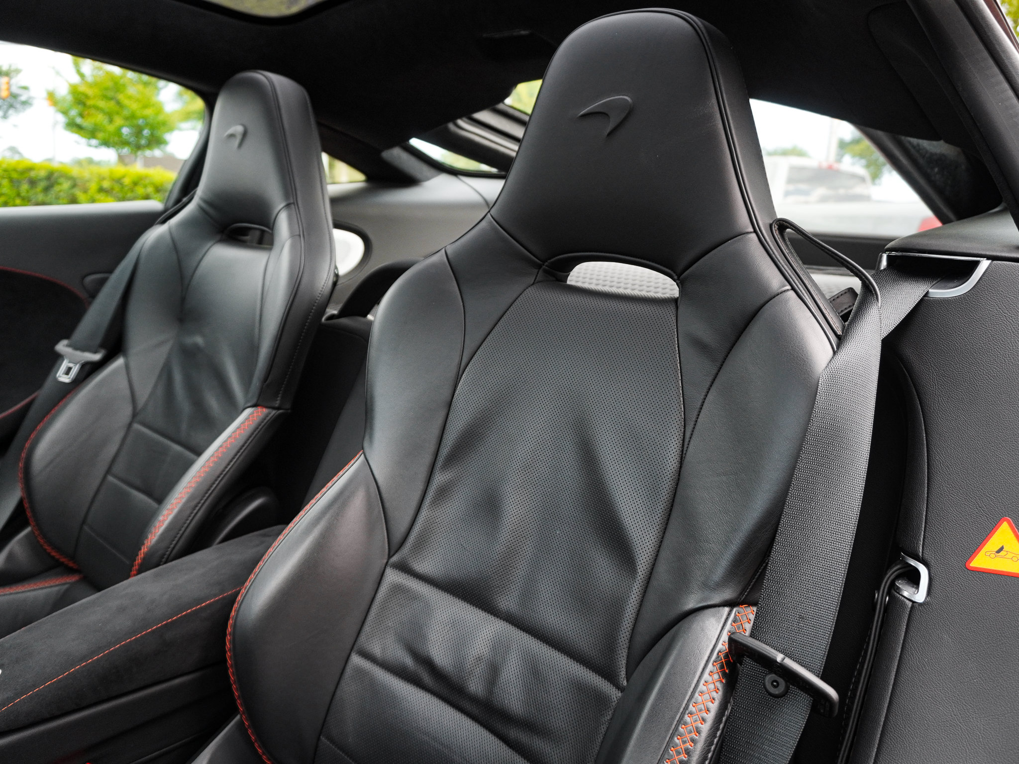 Used 2022 McLaren GT RWD image 19