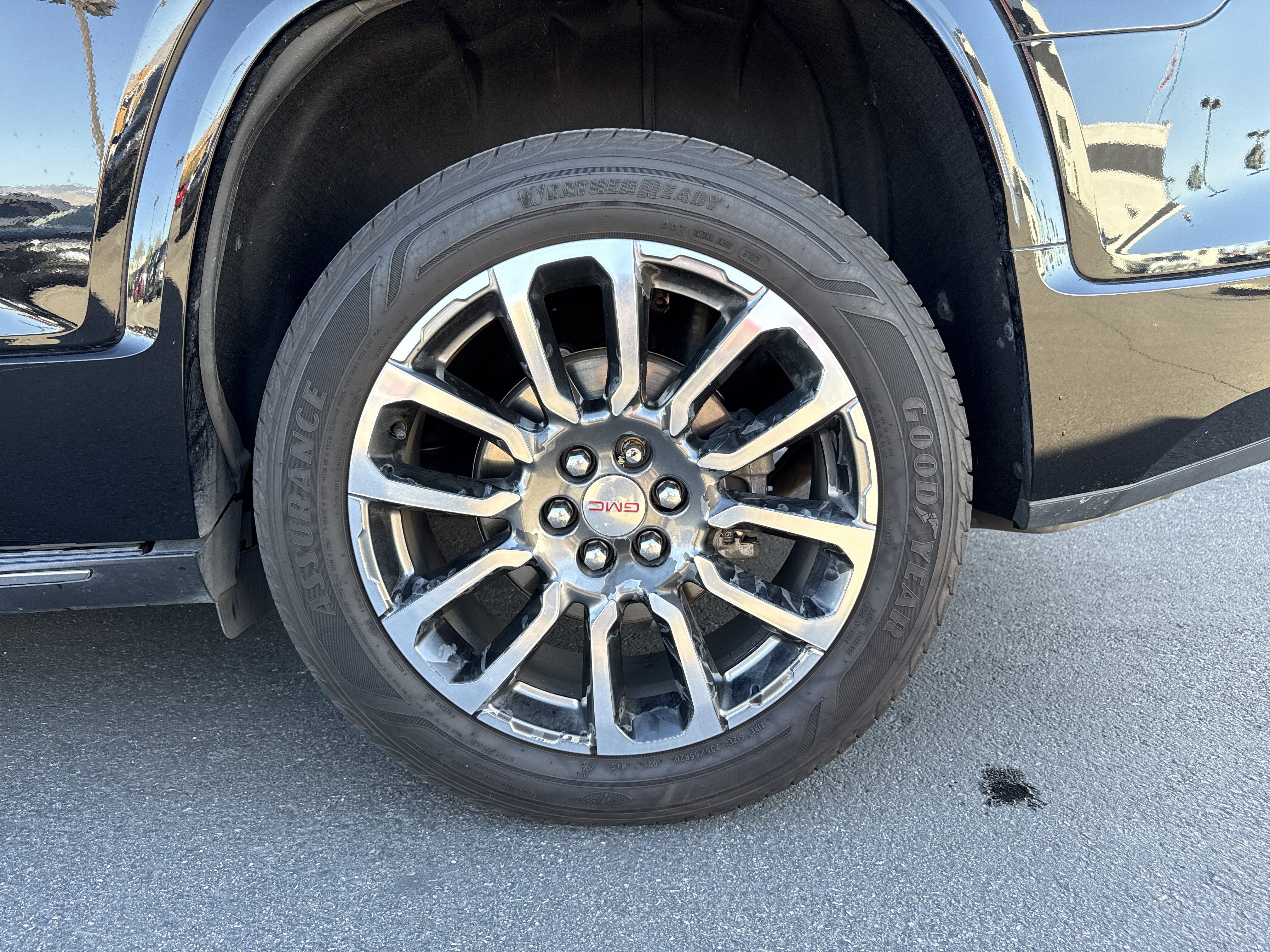 Used 2020 GMC Acadia Denali w/ LPO, 'HIT The Road' Package image 3