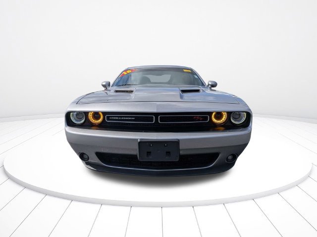 Used 2018 Dodge Challenger R/T RWD image 8