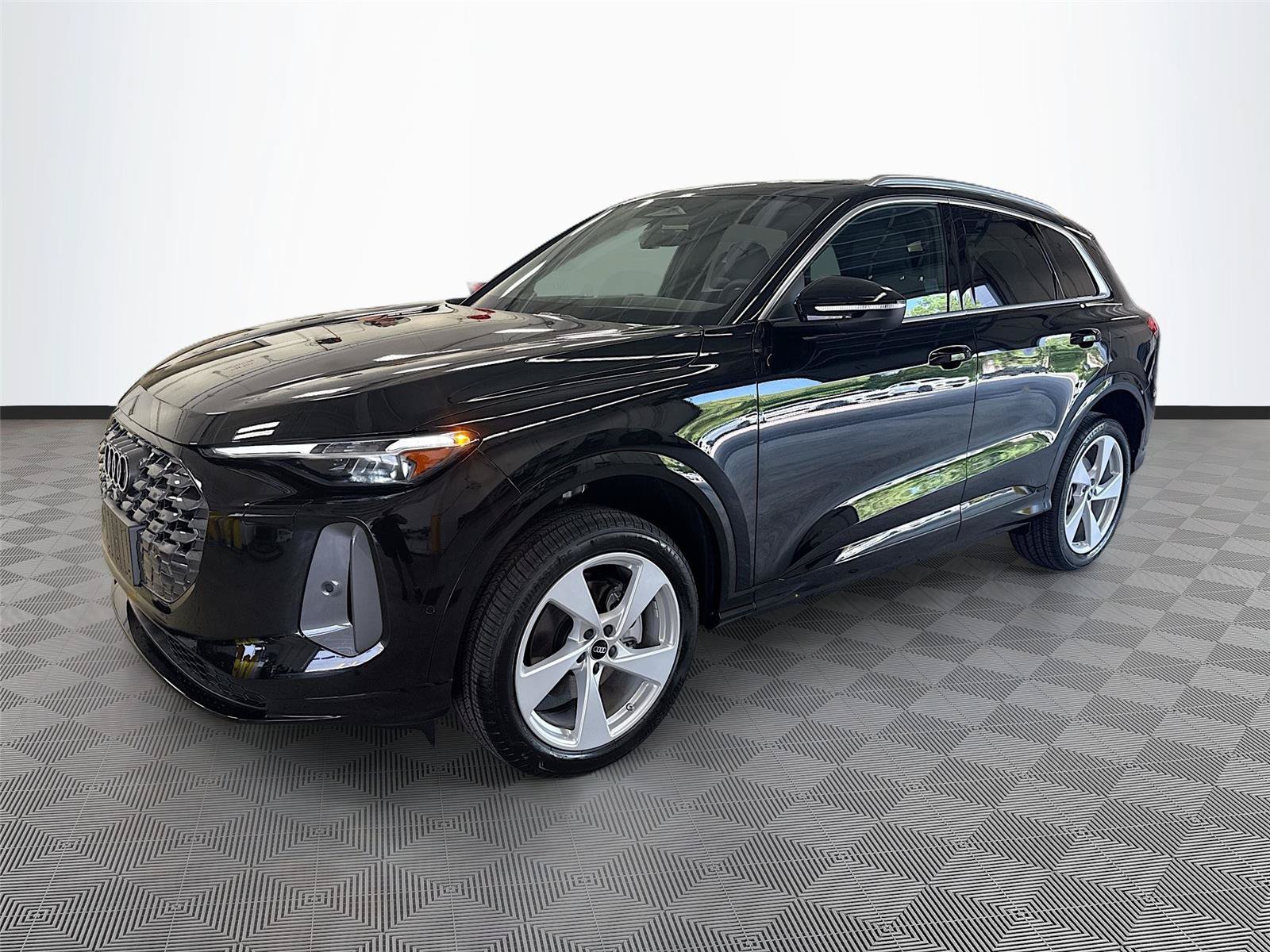 New 2026 Audi Q5 Premium Plus AWD/4WD image 3