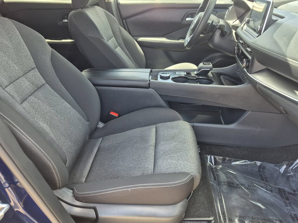 Used 2024 Nissan Rogue SV AWD/4WD image 15