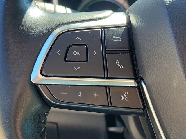 Used 2020 Toyota Highlander XLE image 25