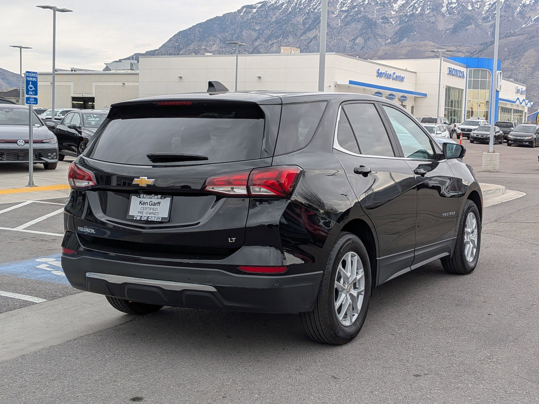 Used 2024 Chevrolet Equinox LT image 3