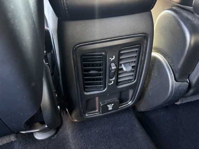 Used 2020 Jeep Grand Cherokee Altitude AWD/4WD image 14