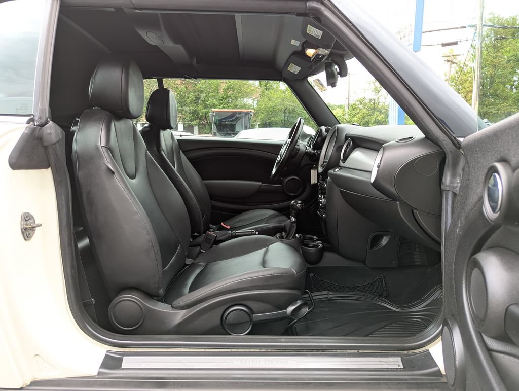 Used 2011 MINI Cooper Convertible FWD image 25