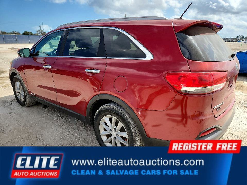 Used 2017 Kia Sorento LX AWD/4WD image 3