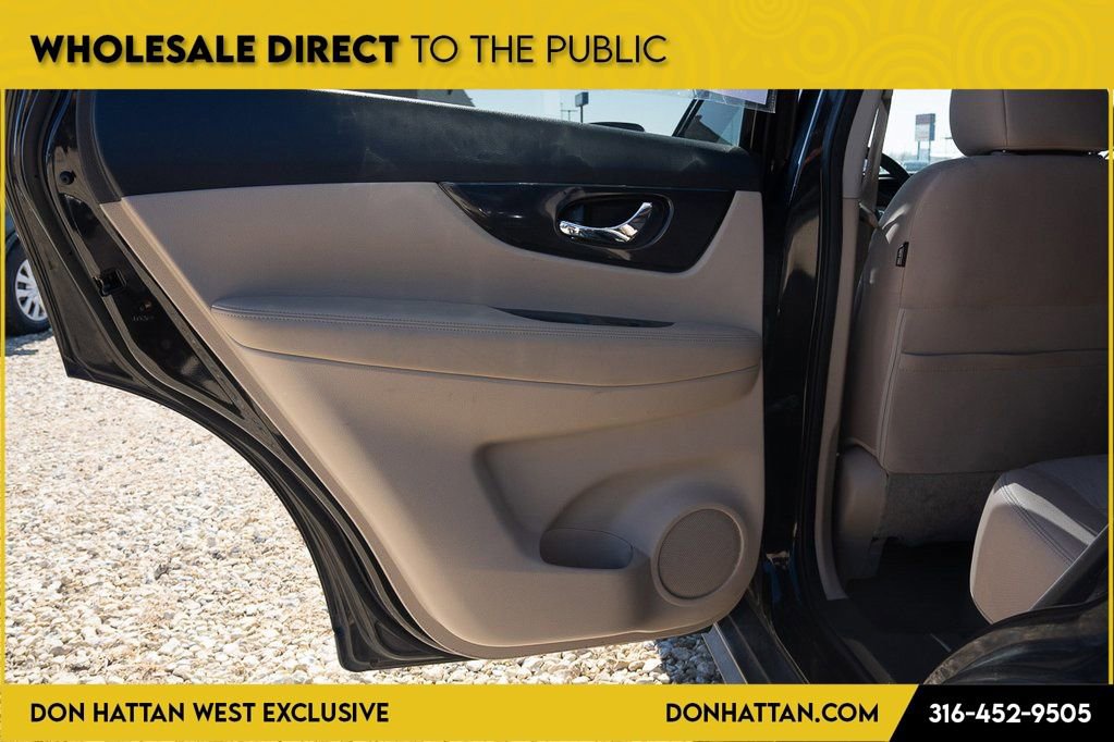 Used 2017 Nissan Rogue SV w/ SV Premium Package image 18