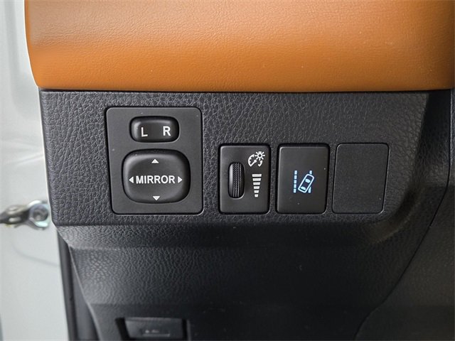 Used 2018 Toyota RAV4 Limited image 38