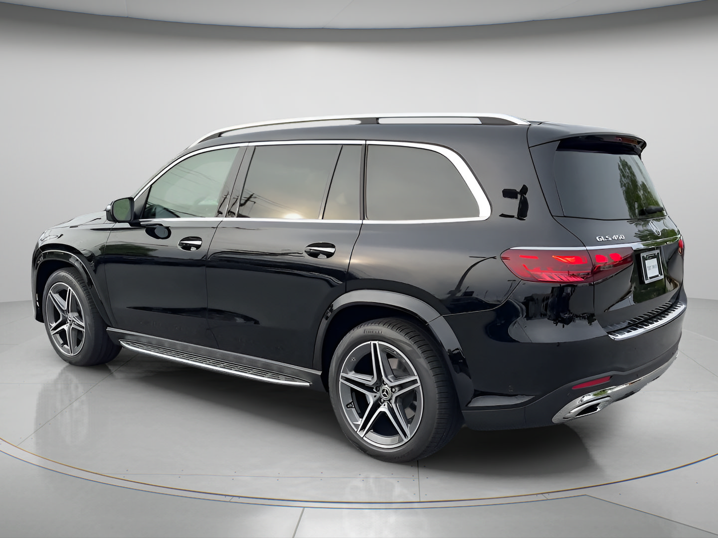 Certified 2026 Mercedes-Benz GLS 450 4MATIC image 3