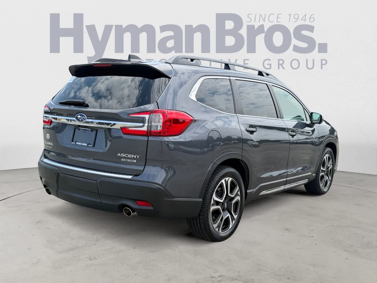 Used 2023 Subaru Ascent Limited w/ Technology Package AWD/4WD image 3