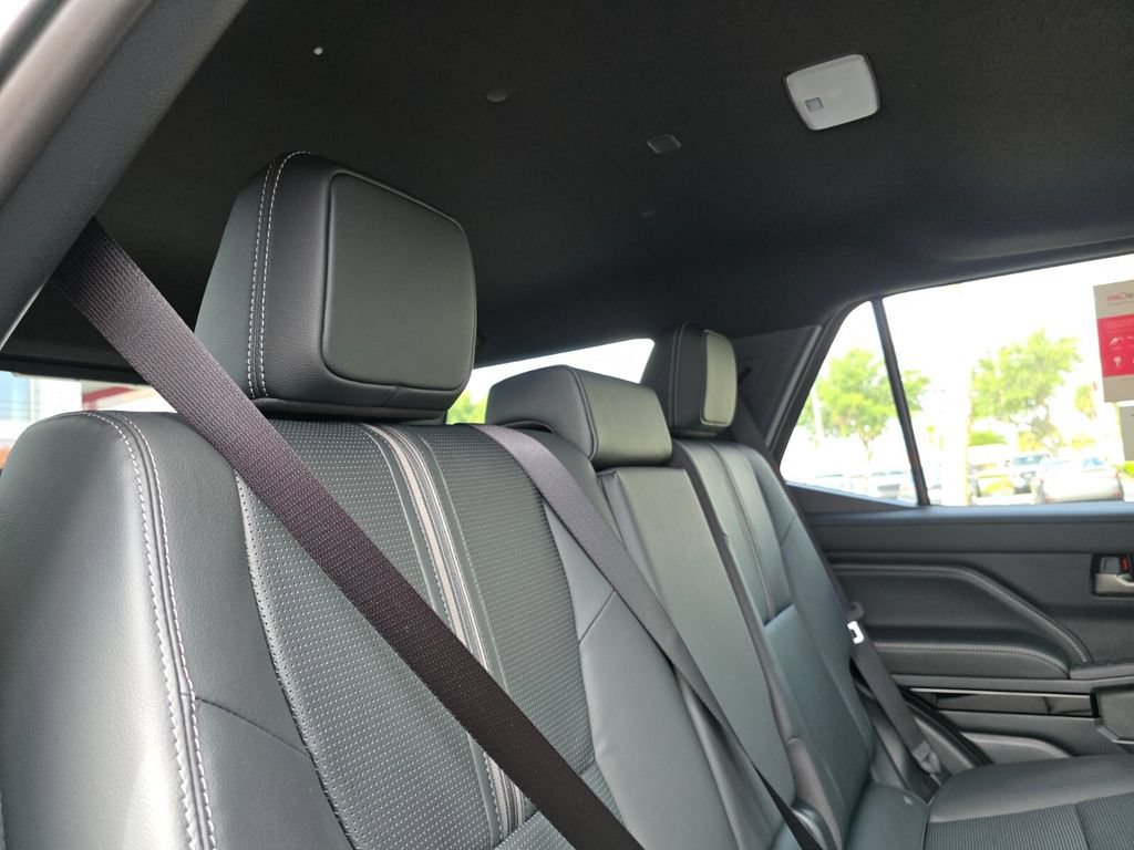 New 2026 Toyota 4Runner Limited AWD/4WD image 18