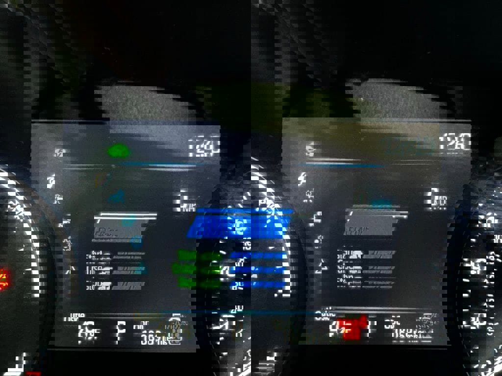 Used 2025 Toyota Sienna LE image 24