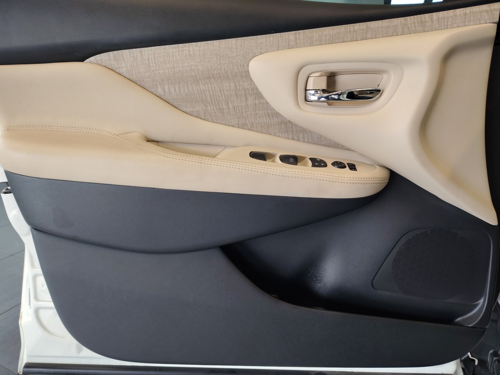Used 2020 Nissan Murano SV w/ Premium Package FWD image 27