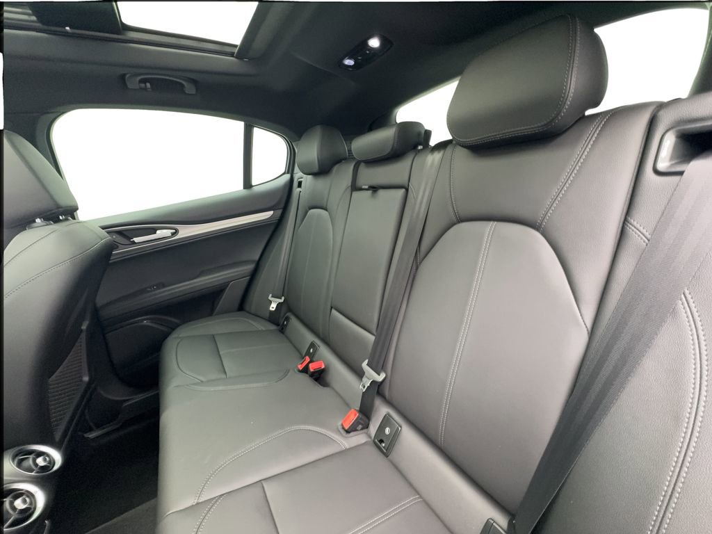 New 2025 Alfa Romeo Stelvio Sprint w/ Convenience Package image 32