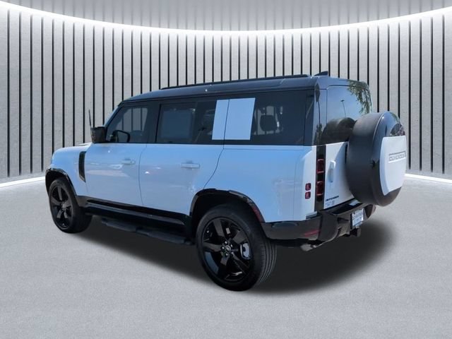 Used 2025 Land Rover Defender 110 X-Dynamic SE AWD/4WD image 9