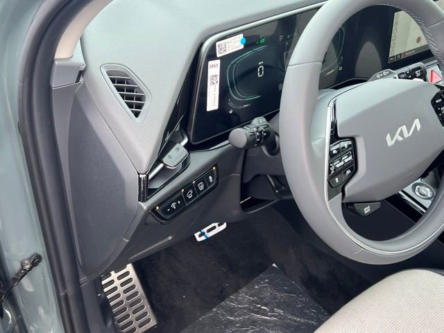 New 2025 Kia Niro SX Touring image 12
