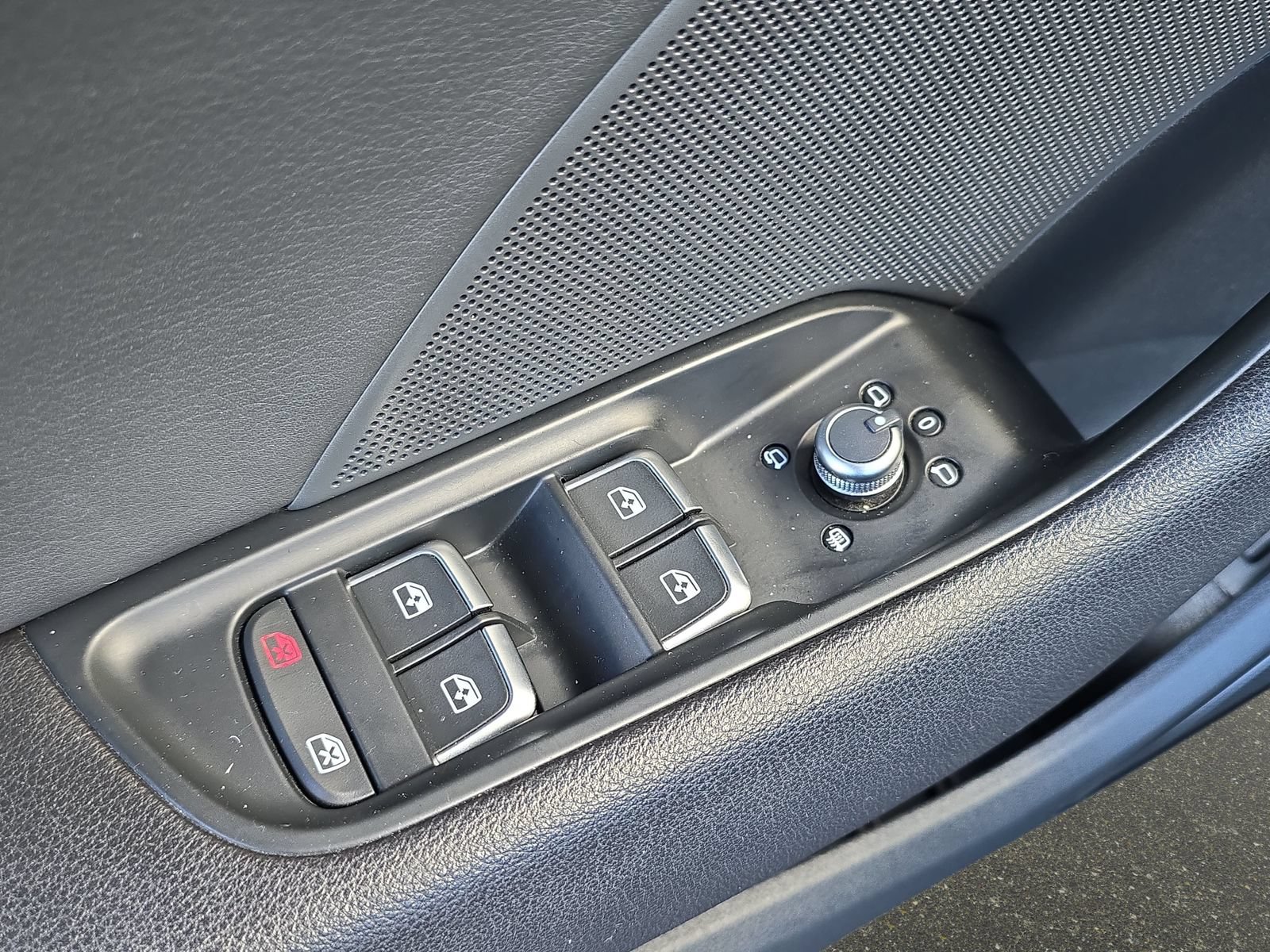 Used 2020 Audi S3 Premium Plus w/ Premium Plus Package AWD/4WD image 28