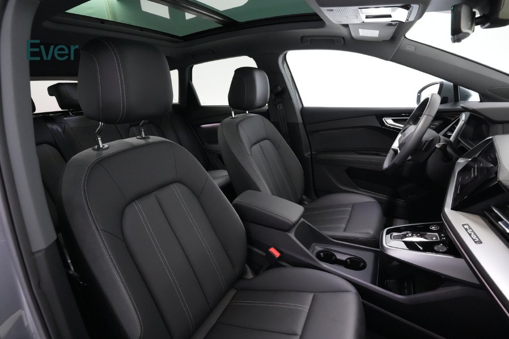 Used 2024 Audi Q4 e-tron Prestige w/ Black Optic Package AWD/4WD image 23