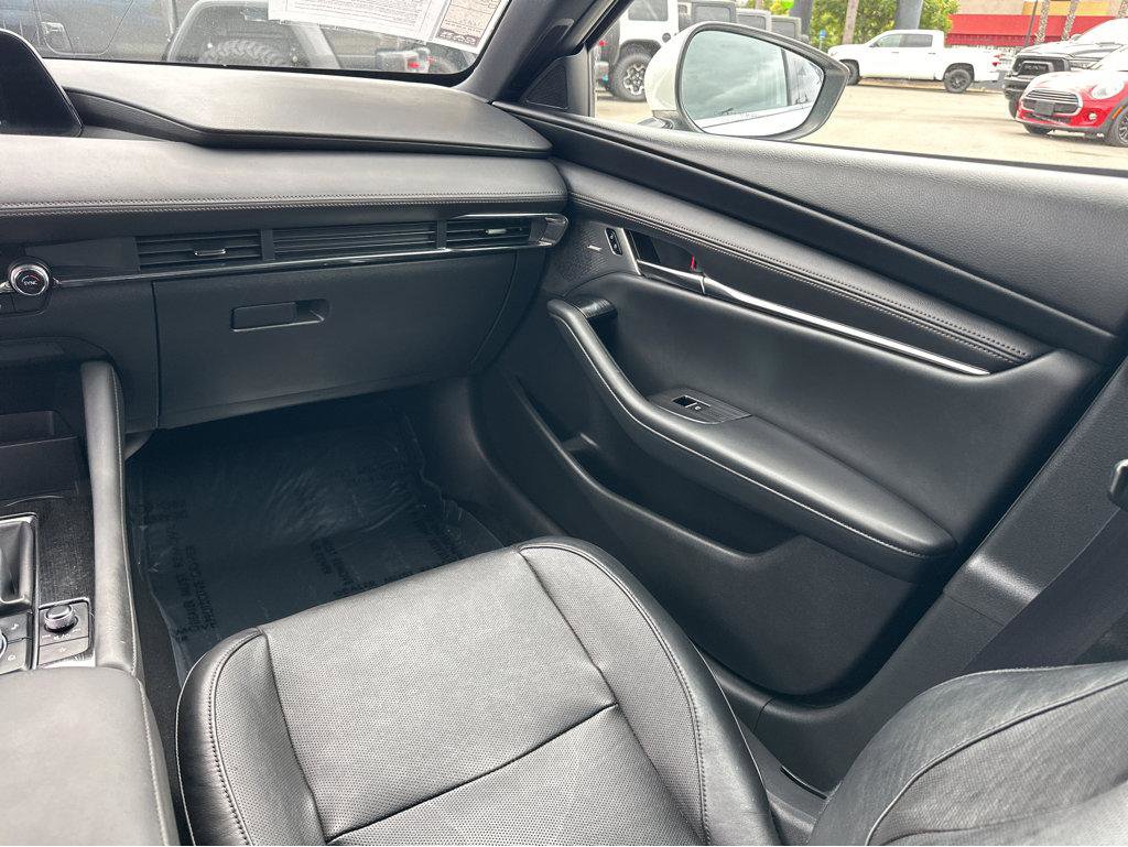 Used 2019 MAZDA MAZDA3 Hatchback w/ Premium Package image 17
