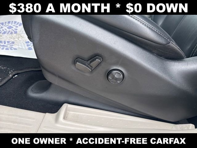 Used 2024 Chrysler Pacifica Touring-L FWD image 12