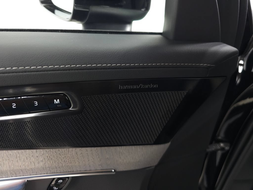 Certified 2026 Volvo XC90 B6 Ultra AWD/4WD image 17