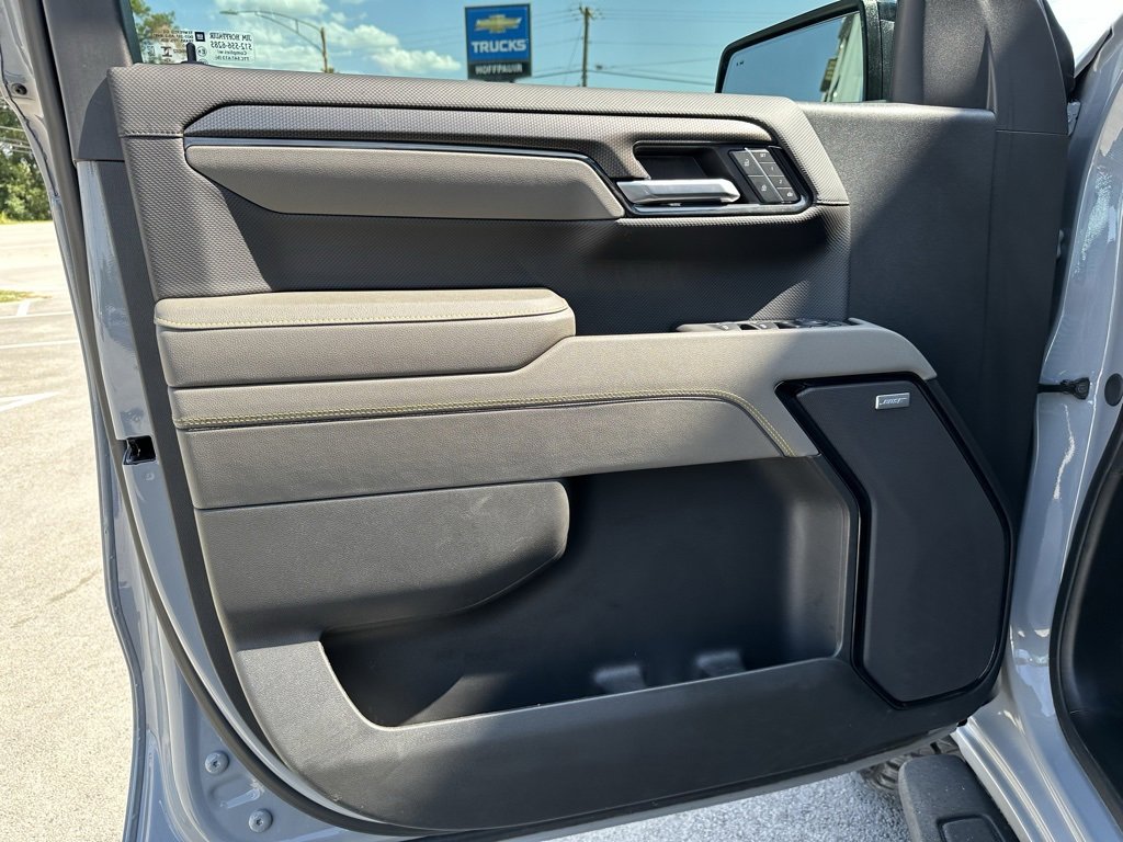 Used 2025 Chevrolet Silverado 1500 ZR2 w/ Technology Package image 13