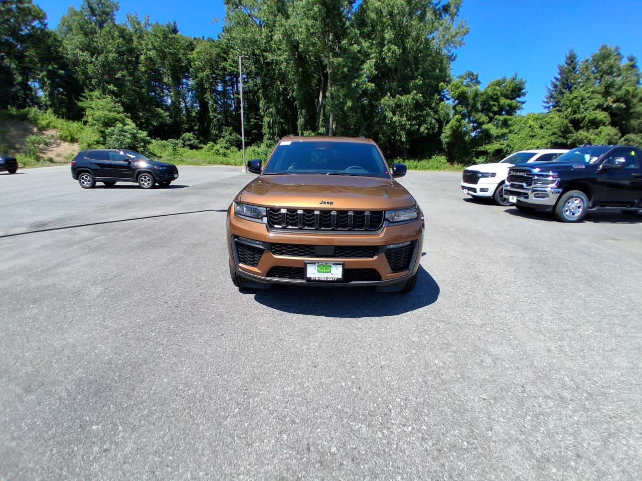 New 2026 Jeep Grand Cherokee L Limited w/ Limited Altitude Package AWD/4WD image 2