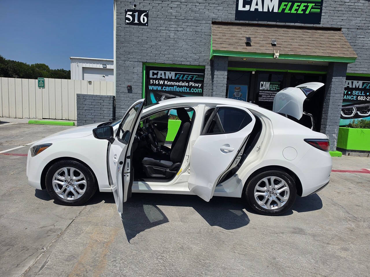 Used 2016 Scion iA FWD image 32