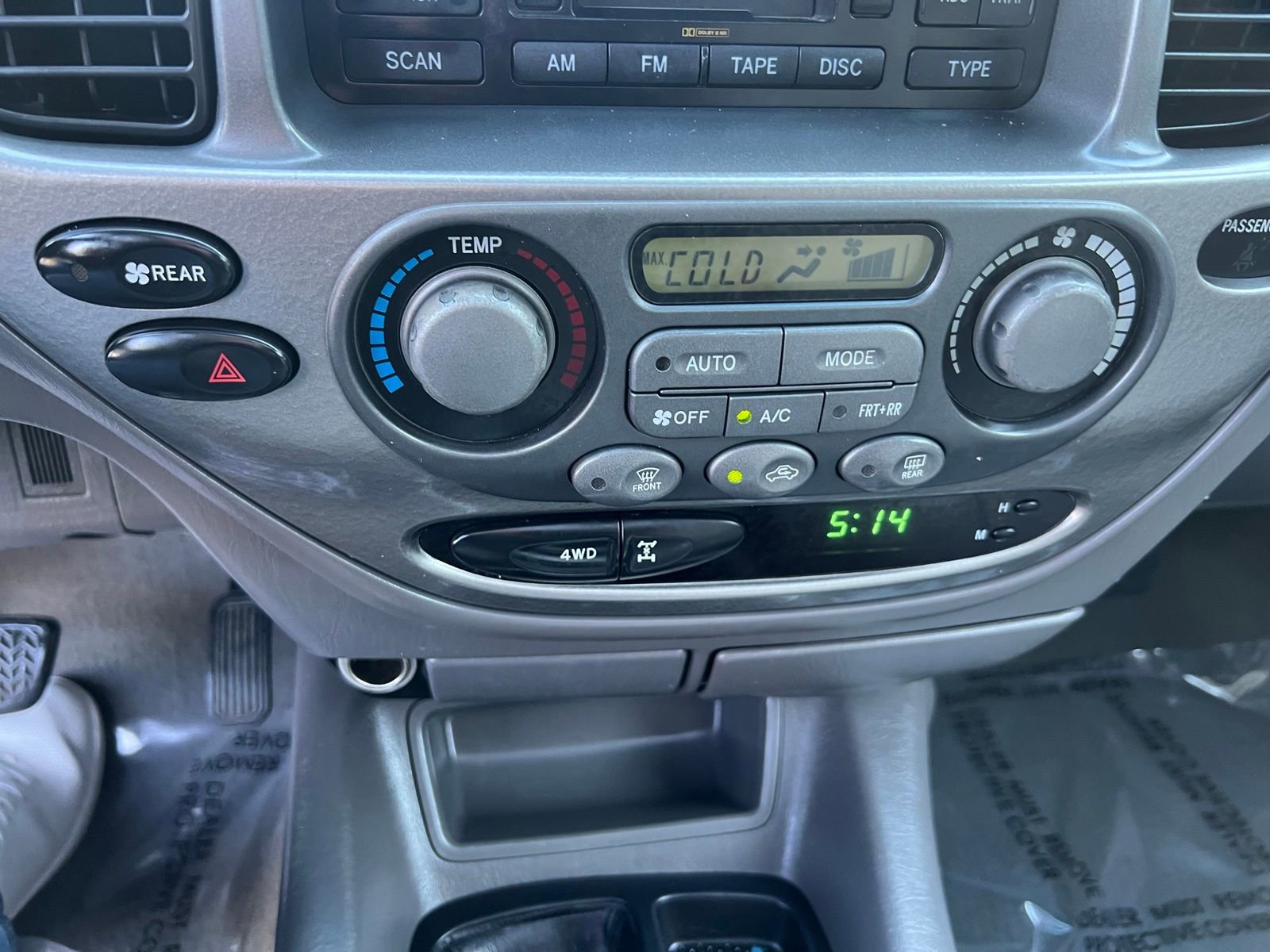 Used 2004 Toyota Sequoia Limited image 31