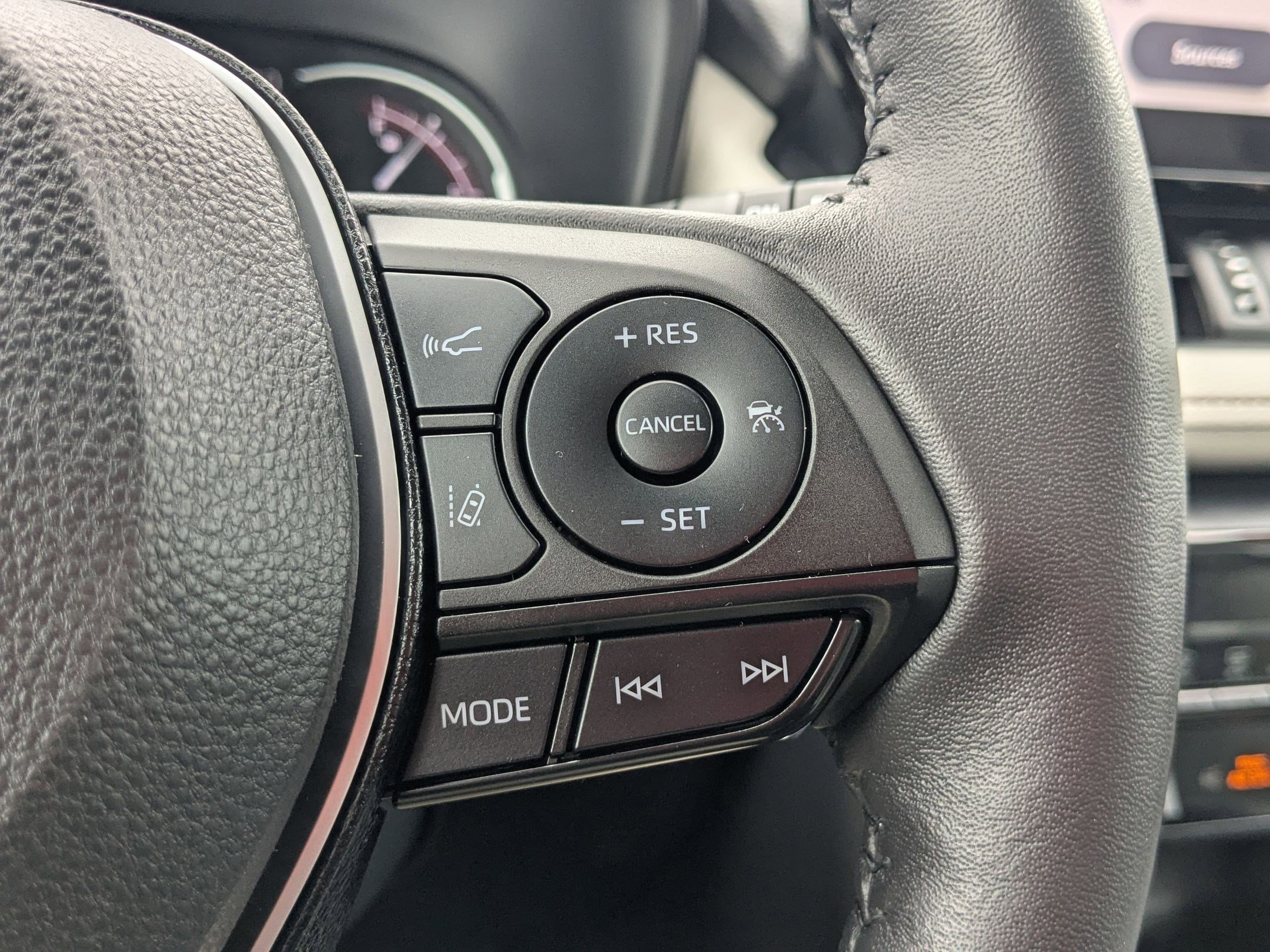 Used 2023 Toyota RAV4 XLE Premium image 18