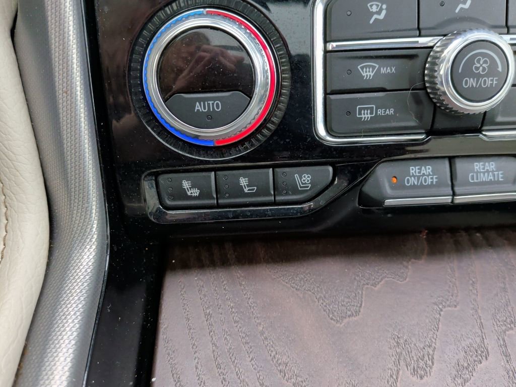 Used 2021 GMC Yukon Denali image 28