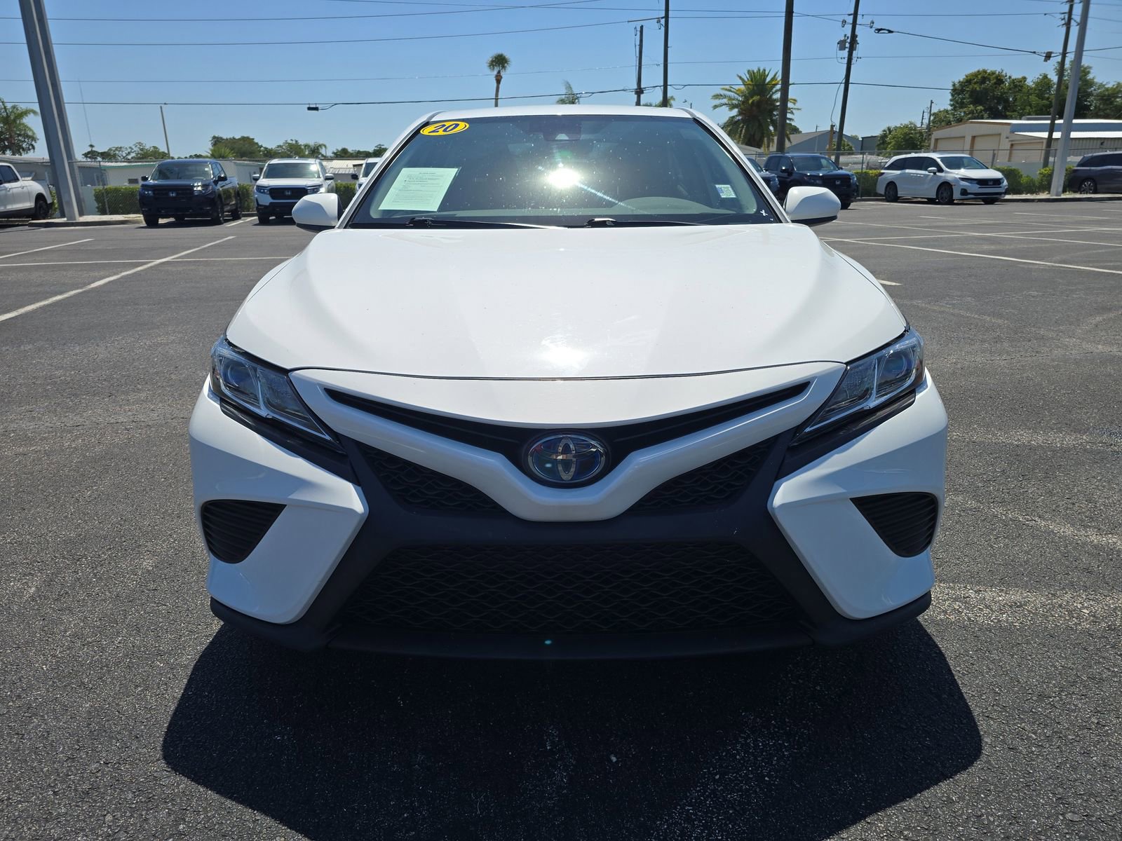 Used 2020 Toyota Camry SE FWD image 2