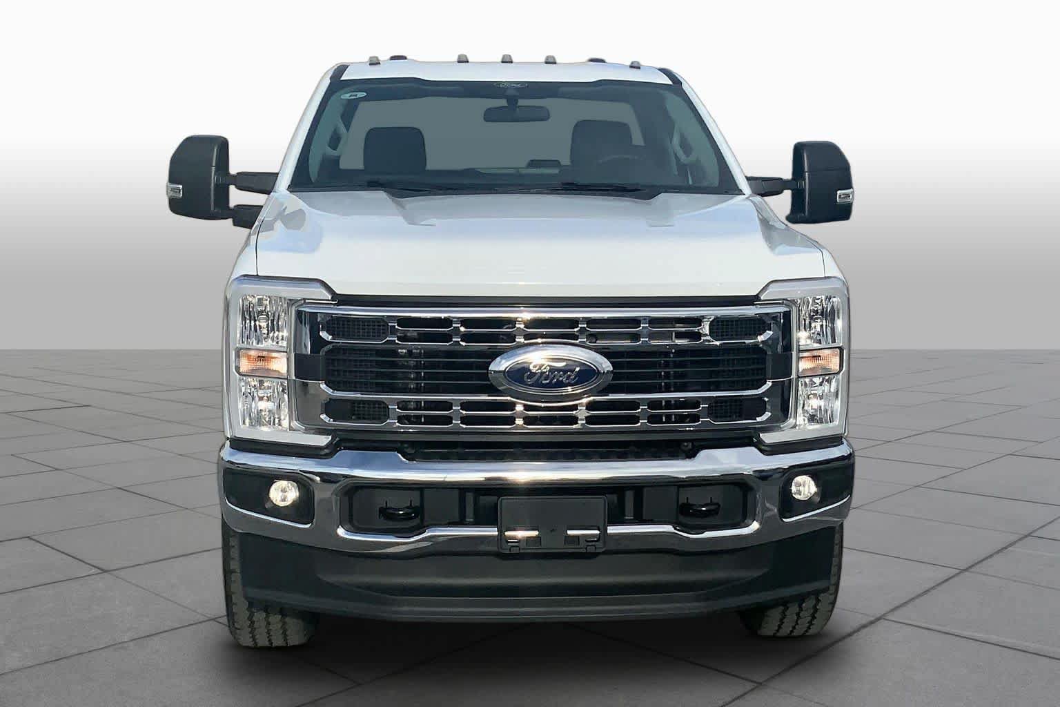 Certified 2025 Ford F250 XLT w/ Snow Plow Prep Package AWD/4WD image 4
